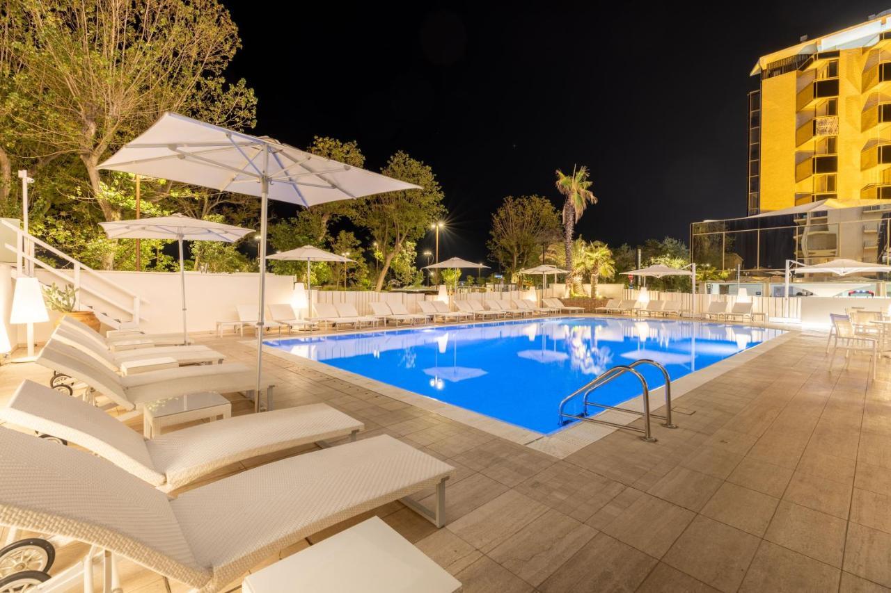 Hotel Sporting ริมินี ภายนอก รูปภาพ